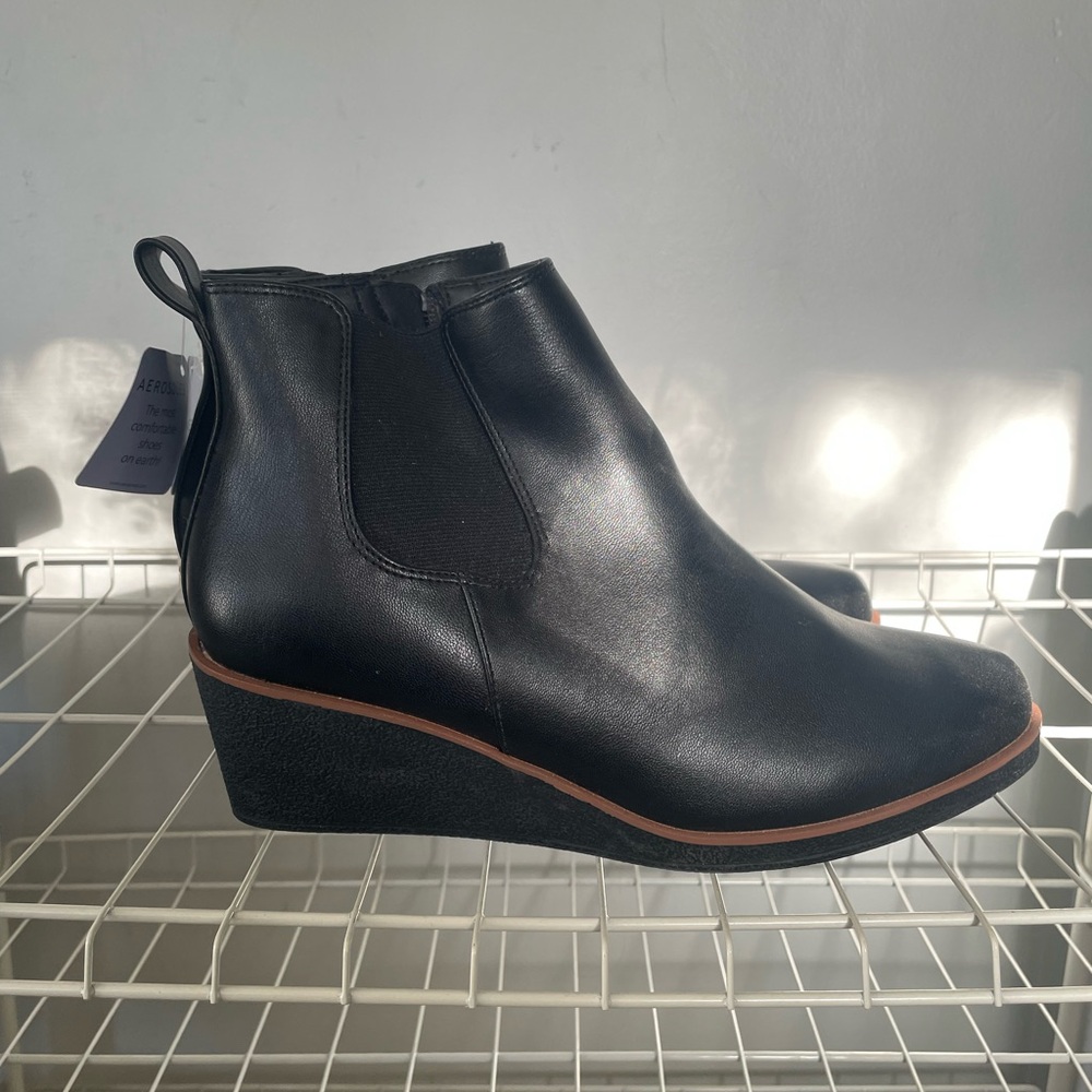 AEROSOLES Black Wedge Chelsea Ankle Boots with Brown Trim